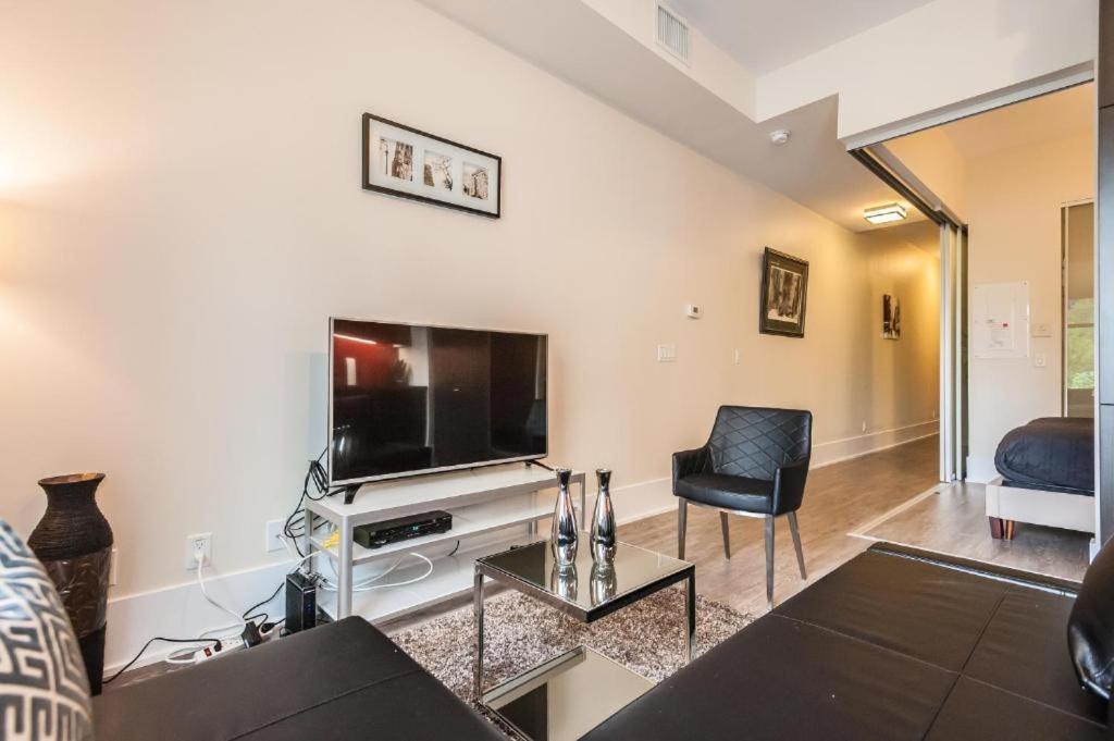 Skyline Suites - Walk To Mtcc, Acc, Rogers Centre & Entertainment District Toronto Esterno foto