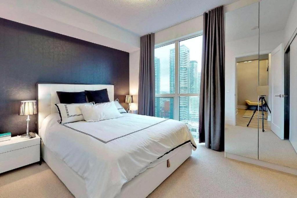 Skyline Suites - Walk To Mtcc, Acc, Rogers Centre & Entertainment District Toronto Esterno foto