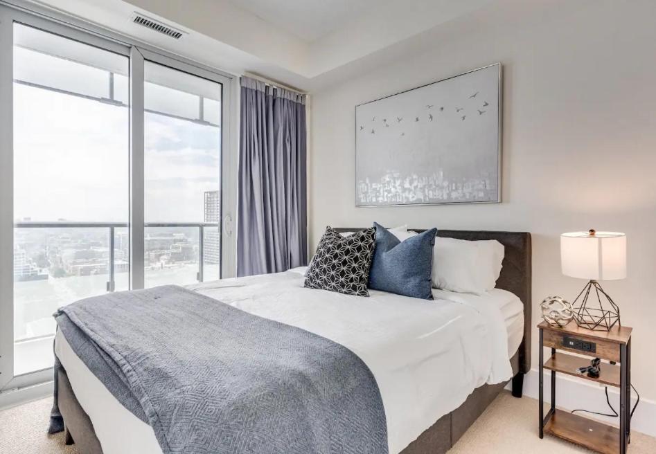 Skyline Suites - Walk To Mtcc, Acc, Rogers Centre & Entertainment District Toronto Esterno foto