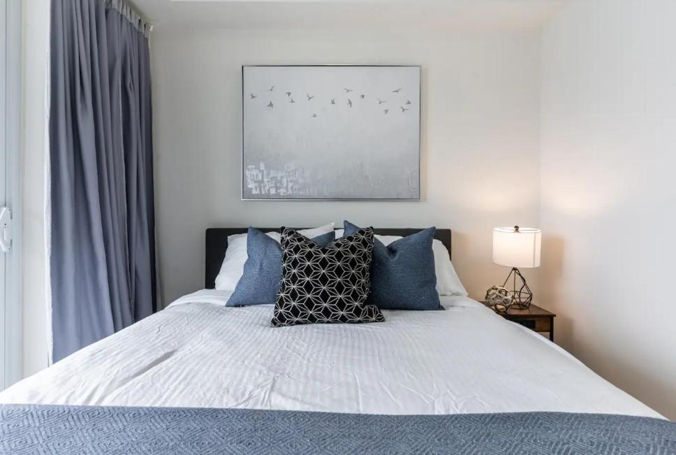 Skyline Suites - Walk To Mtcc, Acc, Rogers Centre & Entertainment District Toronto Esterno foto