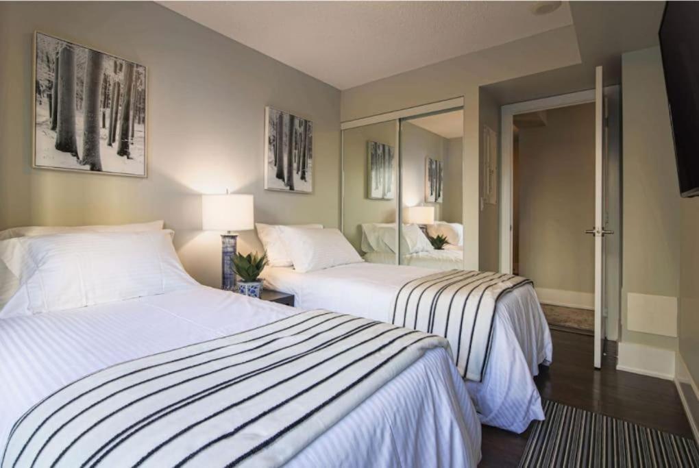 Skyline Suites - Walk To Mtcc, Acc, Rogers Centre & Entertainment District Toronto Esterno foto