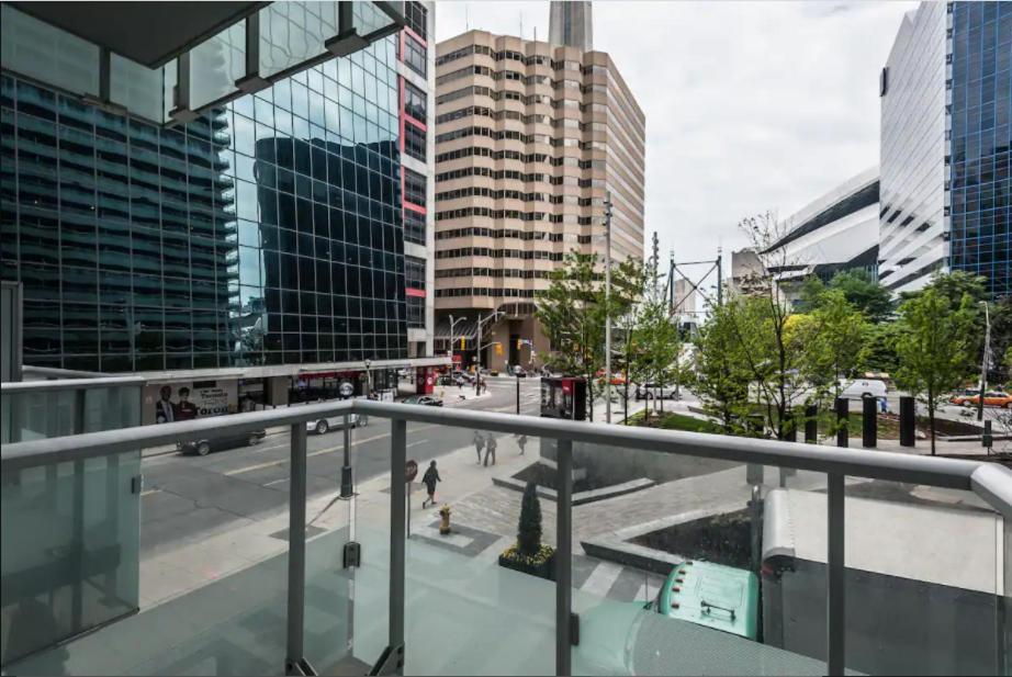 Skyline Suites - Walk To Mtcc, Acc, Rogers Centre & Entertainment District Toronto Esterno foto