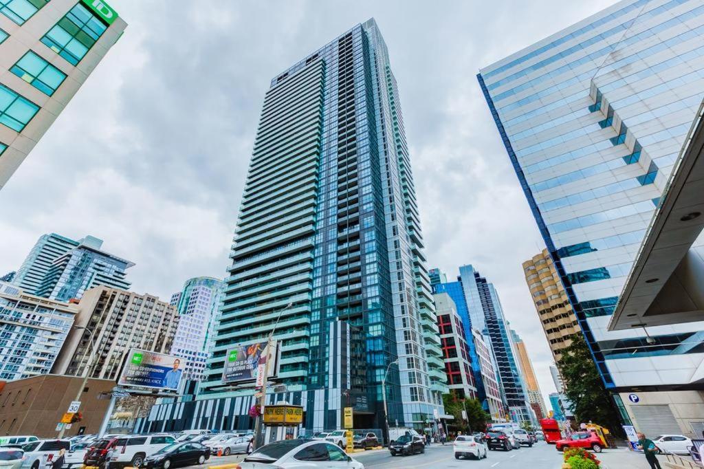 Skyline Suites - Walk To Mtcc, Acc, Rogers Centre & Entertainment District Toronto Esterno foto