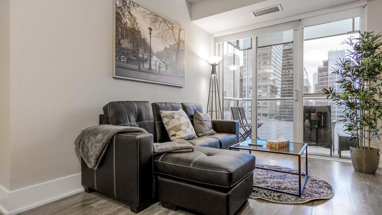 Skyline Suites - Walk To Mtcc, Acc, Rogers Centre & Entertainment District Toronto Esterno foto